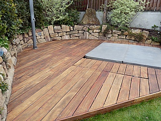 pokládka dřevěné terasy 4