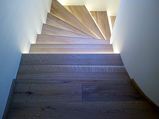 Renovace dřevěných schodů 2